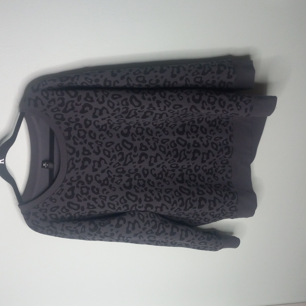 Grey leopard print sweater from 90⁰ by reflex in size 1X
